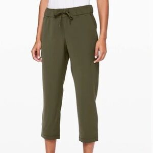 Lululemon On The Fly Cropped Pants Size 8